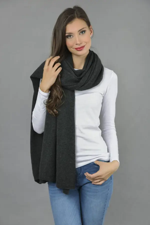 Châle tricoté pur cachemire en gris charbon