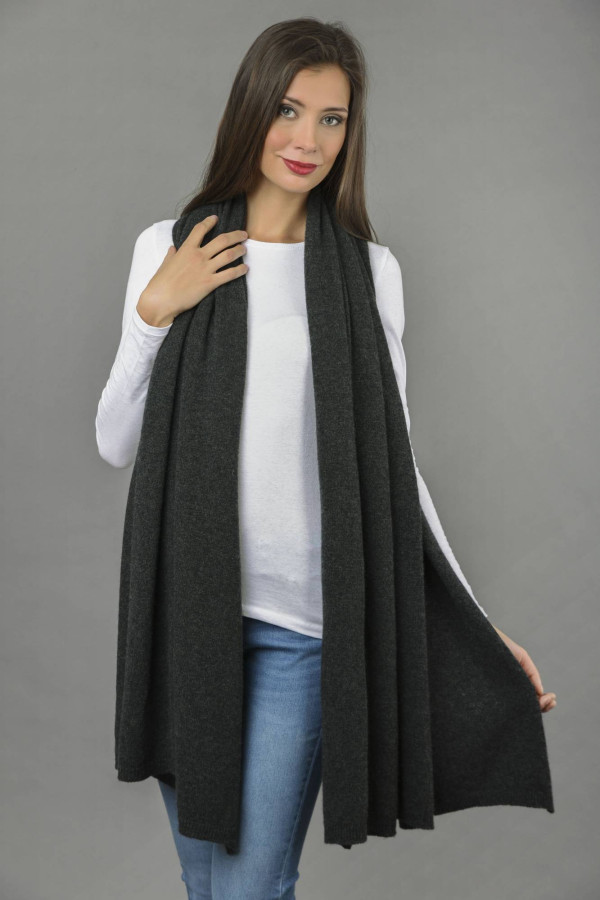 Châle tricoté pur cachemire en gris charbon