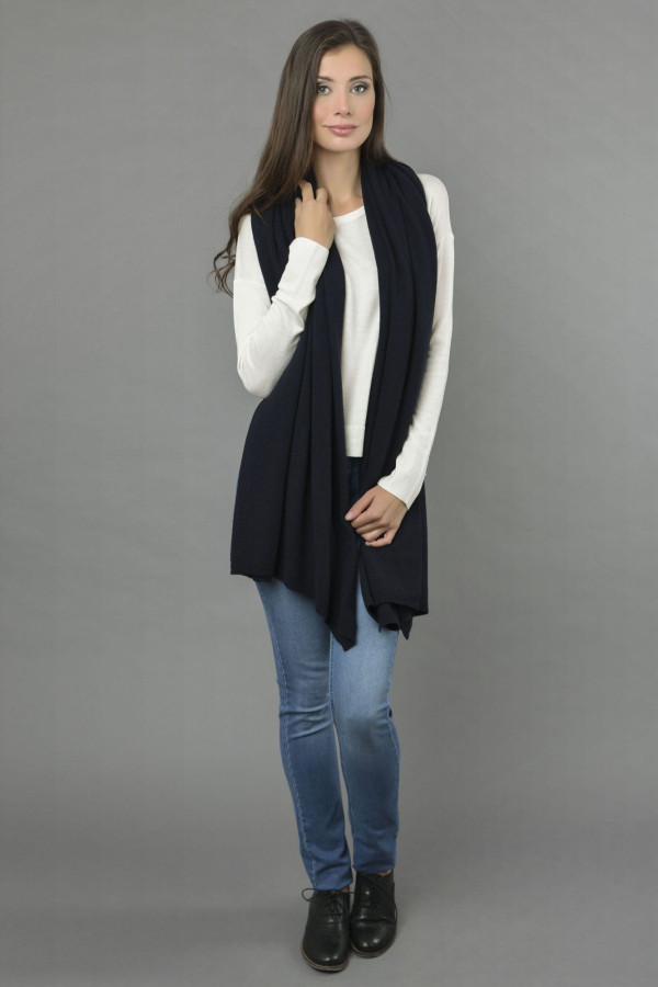 Chal de punto de Cachemira pura en azul marino