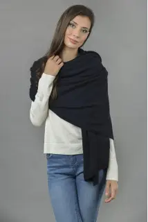 Gestrickter Reiner Kaschmir Schal in navy blau
