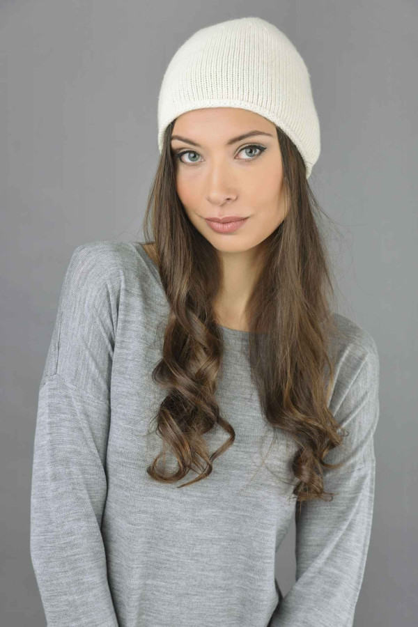 Pure Cashmere Plain Knitted Beanie Hat in Cream White