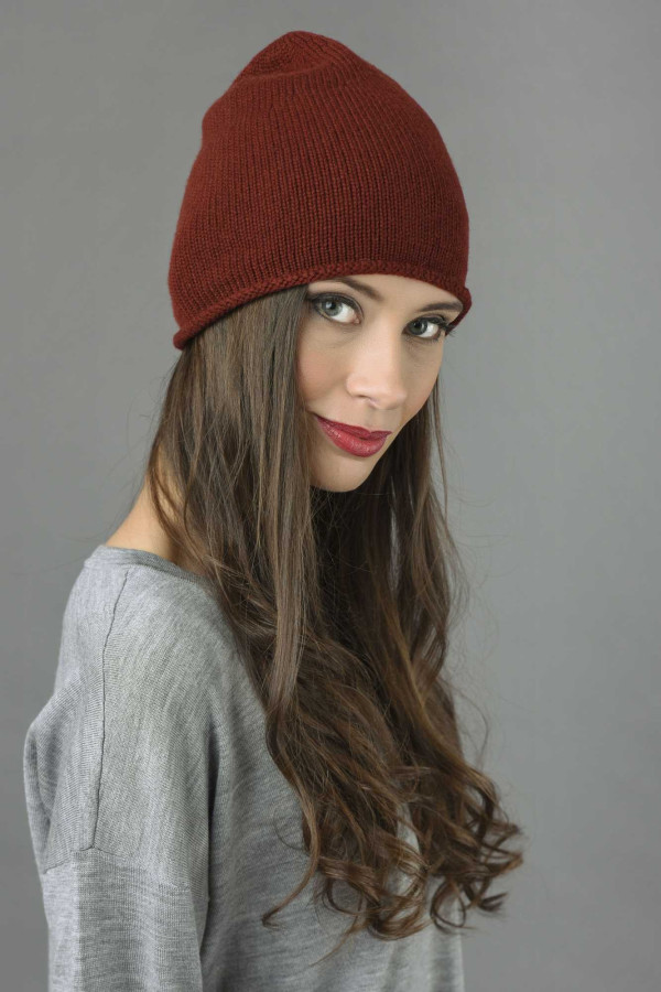 Pure Cashmere Plain Knitted Beanie Hat in Bordeaux
