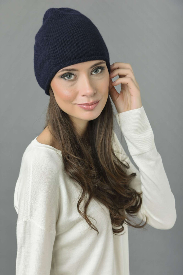 Bonnet tricoté pur cachemire à maille lisse en bleu marine