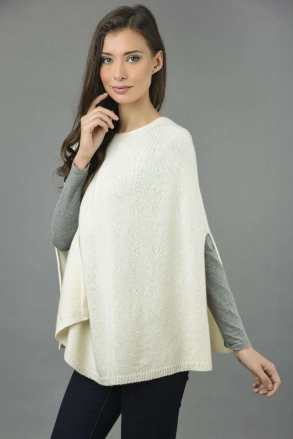 Capa Poncho liso de Cachemira pura de punto en blanco crema