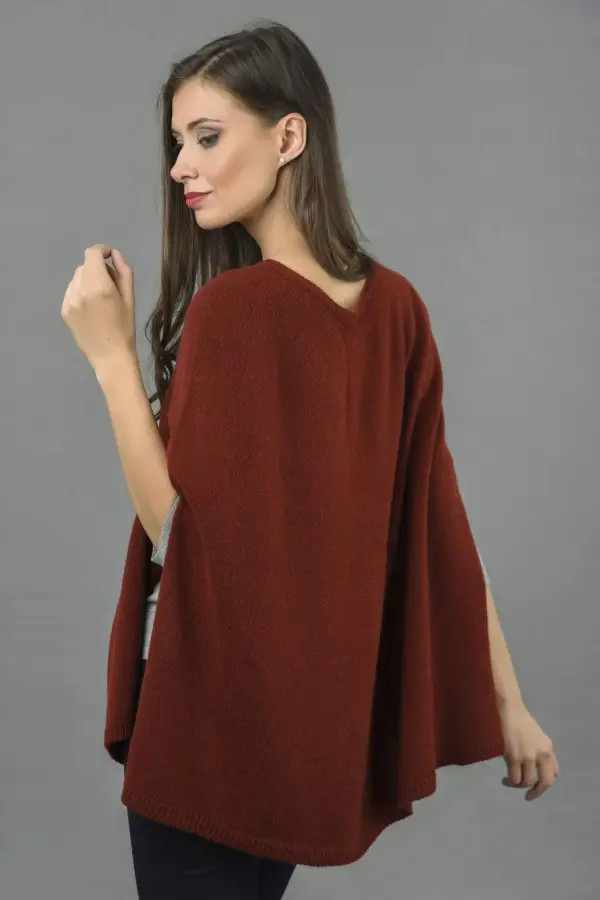 Poncho-cape pur cachemire à maille lisse en bordeaux