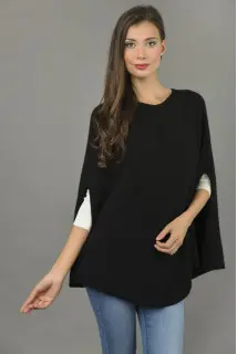 Poncho-cape pur cachemire à maille lisse en noir