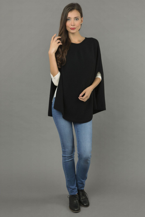 Poncho-cape pur cachemire à maille lisse en noir