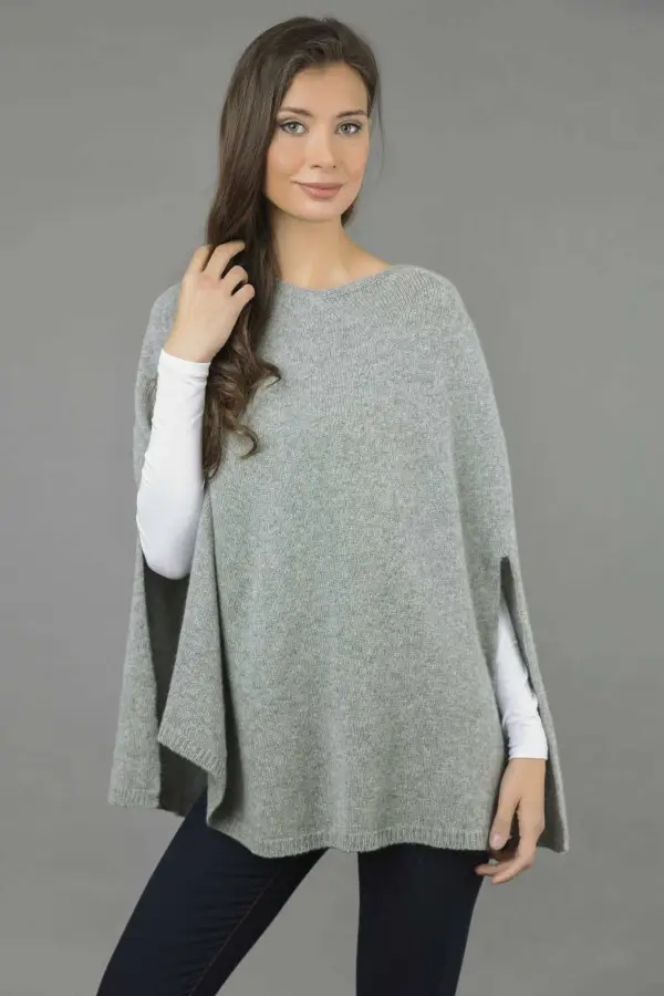 Poncho-cape pur cachemire à maille lisse en gris clair
