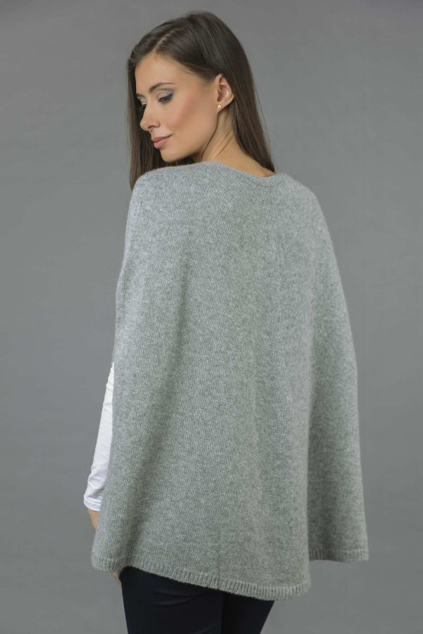 Mantella poncho in puro cashmere colore Grigio chiaro