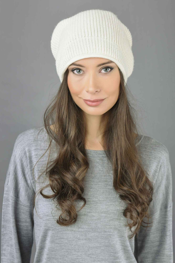 Bonnet long côtelé tricoté en pur cachemire en crème blanc