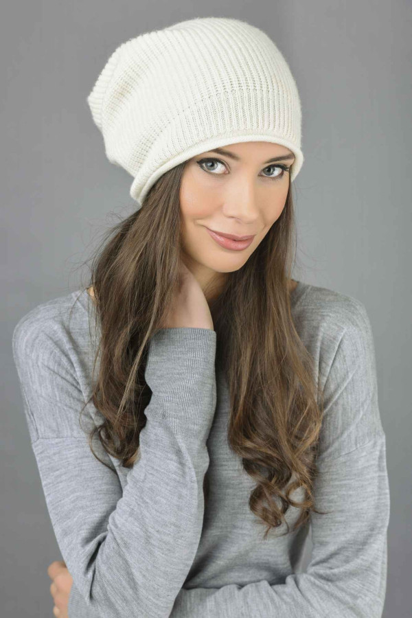 Bonnet long côtelé tricoté en pur cachemire en crème blanc