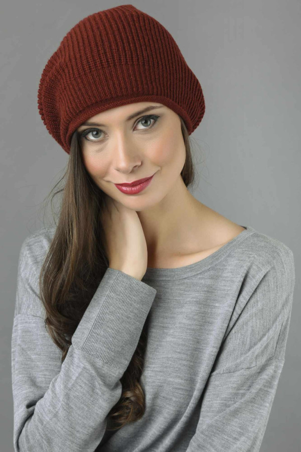 Bonnet long côtelé tricoté en pur cachemire en bordeaux