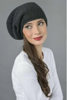 Cappello lungo in puro cashmere Grigio Antracite a costine