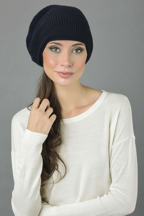Bonnet long côtelé tricoté en pur cachemire en bleu marine