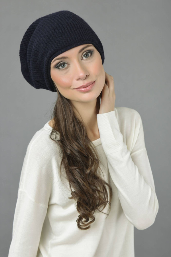 Bonnet long côtelé tricoté en pur cachemire en bleu marine
