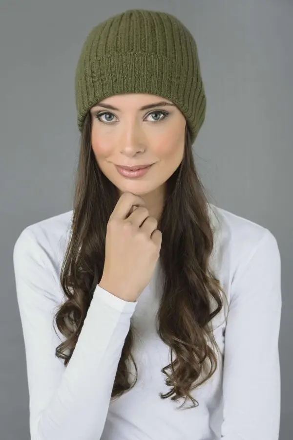 Cappello a coste fisherman Verde loden in puro cashmere