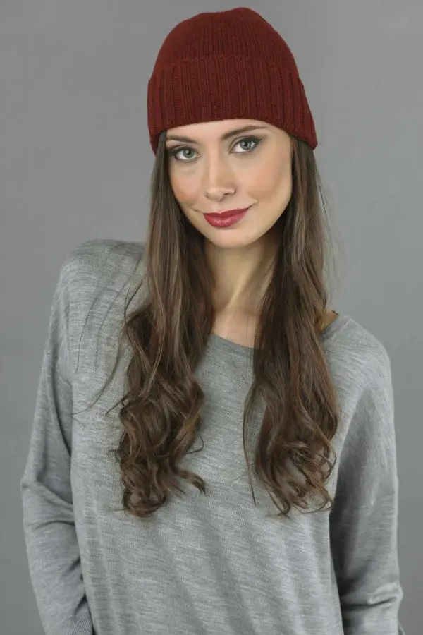 Pure Cashmere Plain and Ribbed Knitted Beanie Hat in Bordeaux