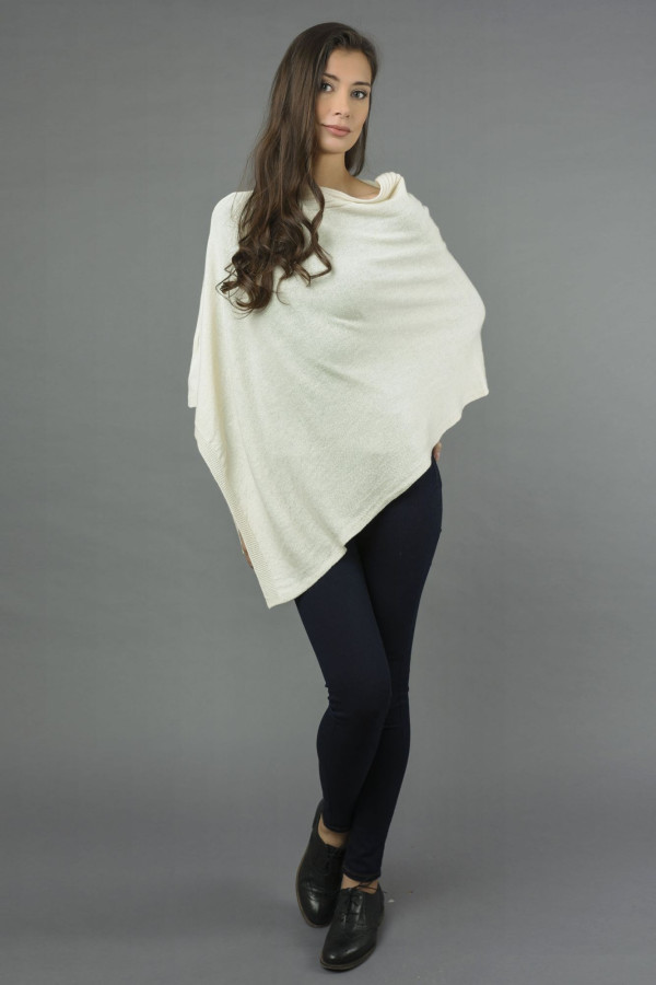 Poncho asymétrique en pur cachemire en crème blanc