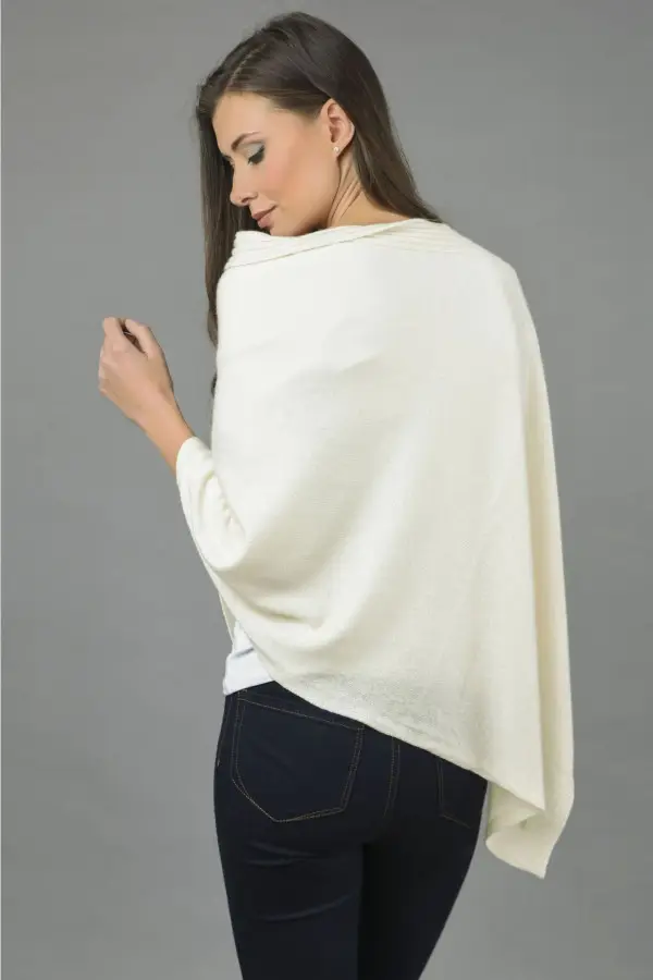 Reiner Kaschmir Gestrickter Asymmetrischer Poncho in cremeweiß