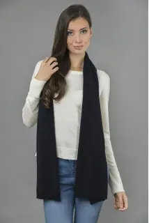 Cashmere scarf in Blue navy plain knit