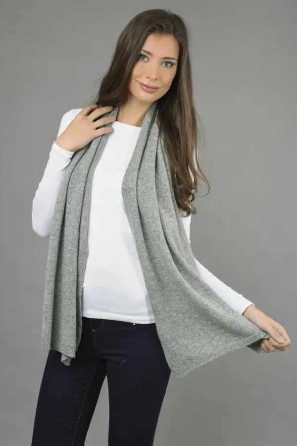 Cashmere scarf in Light grey plain knit