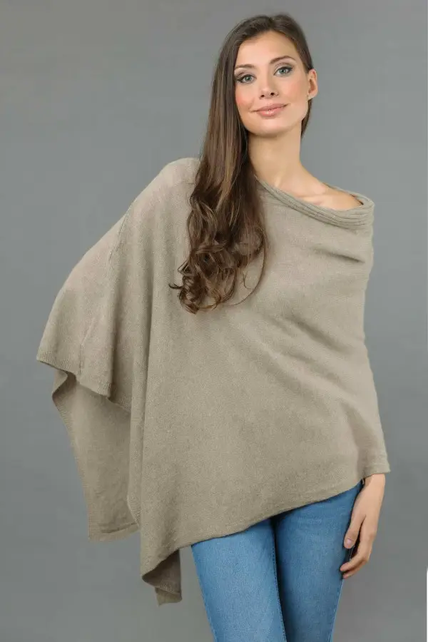 Poncho asimmetrico in puro cashmere Cammello