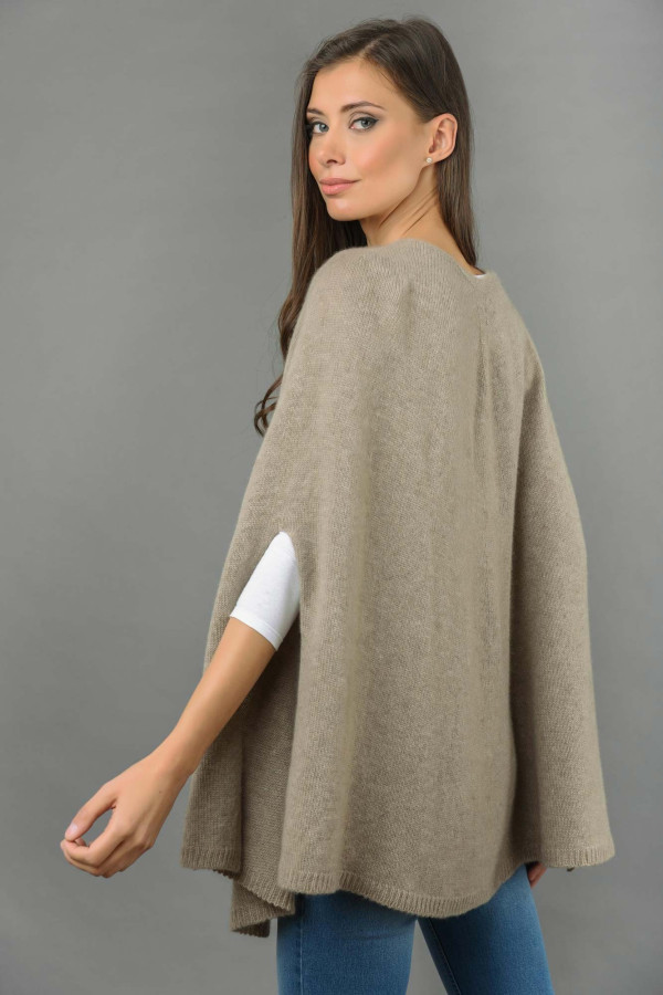 Capa Poncho liso de Cachemira pura de punto en marrón camel