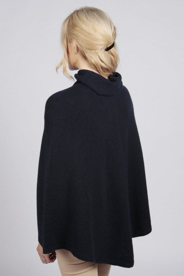 Poncho cape à col roulé 100% cachemire en bleu marine