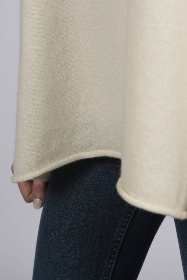 Chandail batwing à manches courtes surdimensionné pur cachemire en crème blanc