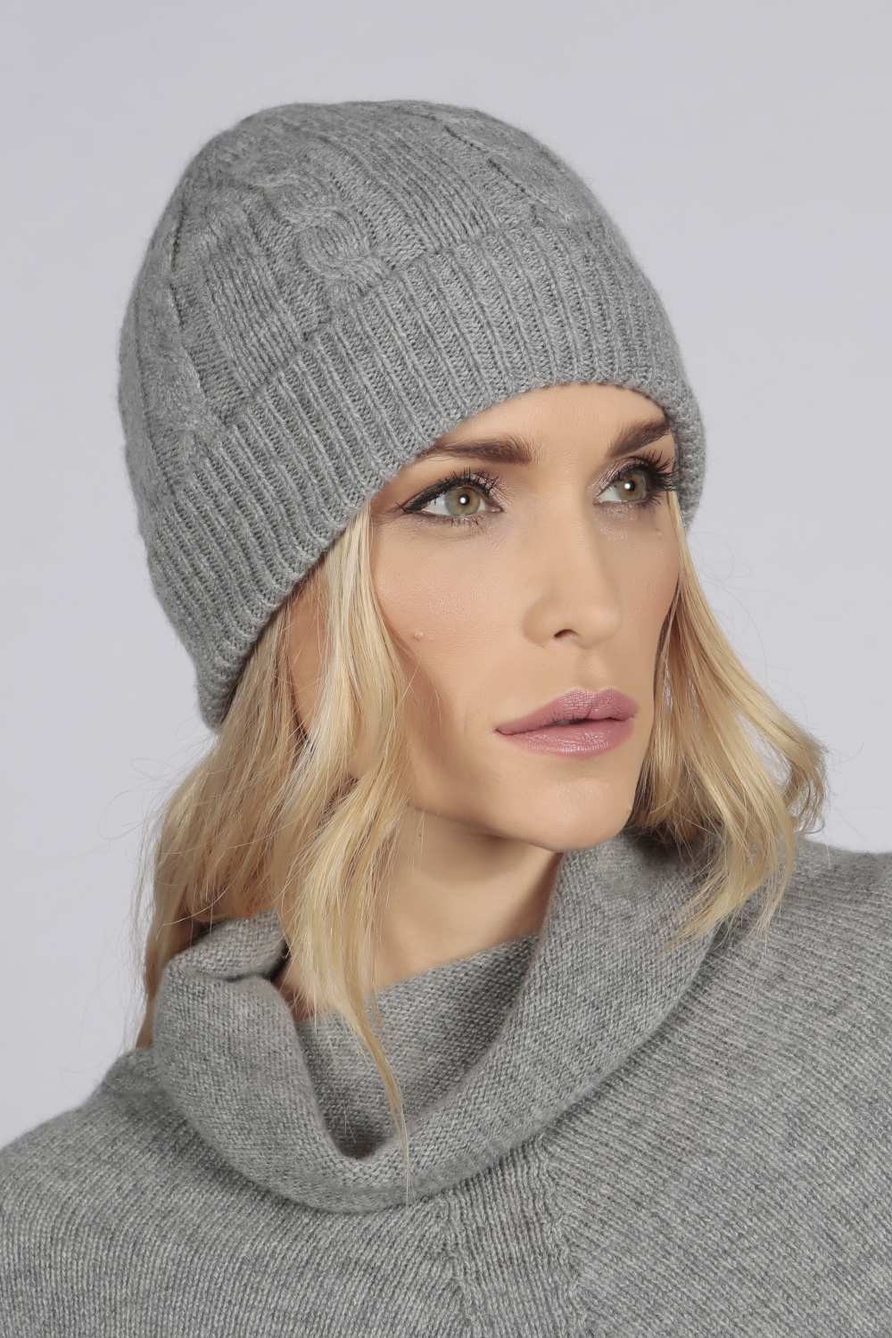 GreenMount Set Sciarpa E Cappello In Puro Cashmere 100% Per Donna | Tinta Naturale Con Piante | Morbido E Caldo Per Autunno/Inverno | Confezione Regalo Inclusa (Grigio Chiaro)