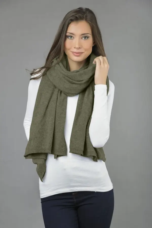 Stola grande in puro cashmere verde militare