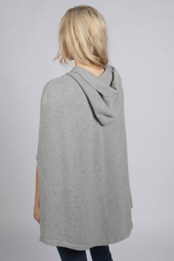 Poncho-cape pur cachemire à capuche en gris clair