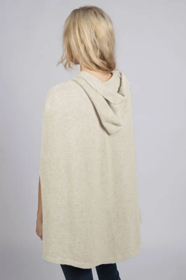 Mantella poncho con cappuccio Bianco panna