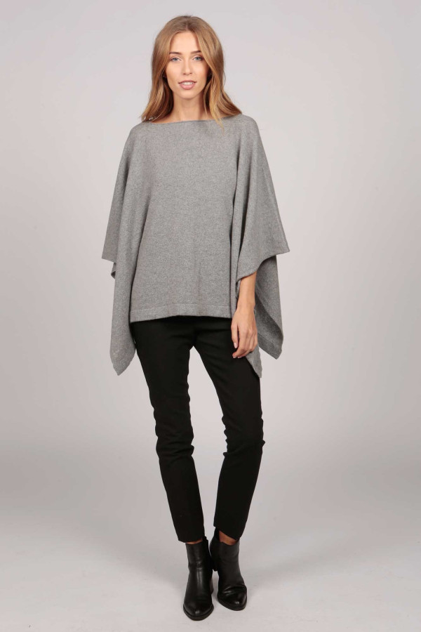 Poncho col bateau en cachemire gris clair