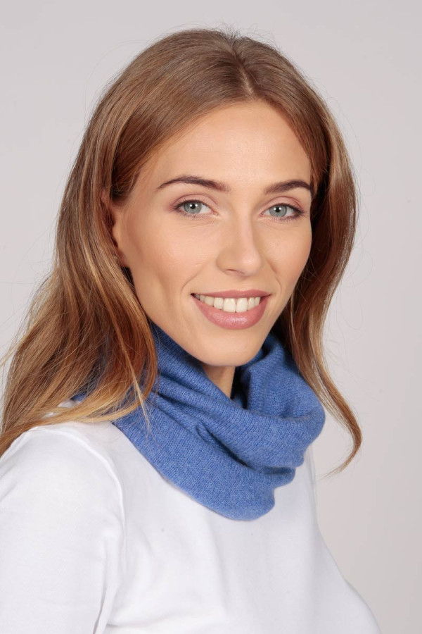 Cashmere Snood in periwinkle blue (100% Pure) | italyincashmere.com