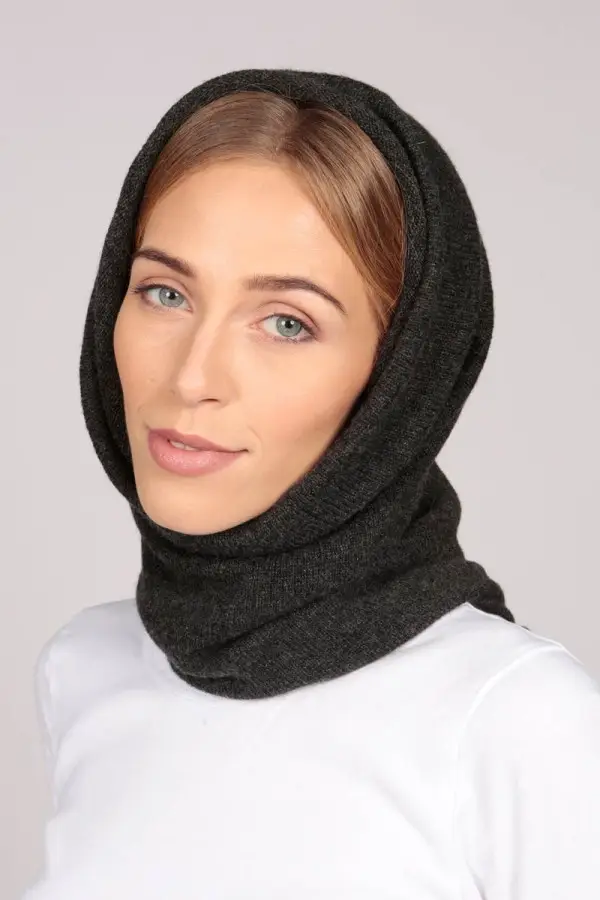 Cashmere snood in charcoal grey