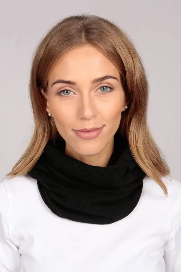 Scalda collo in cashmere color Nero