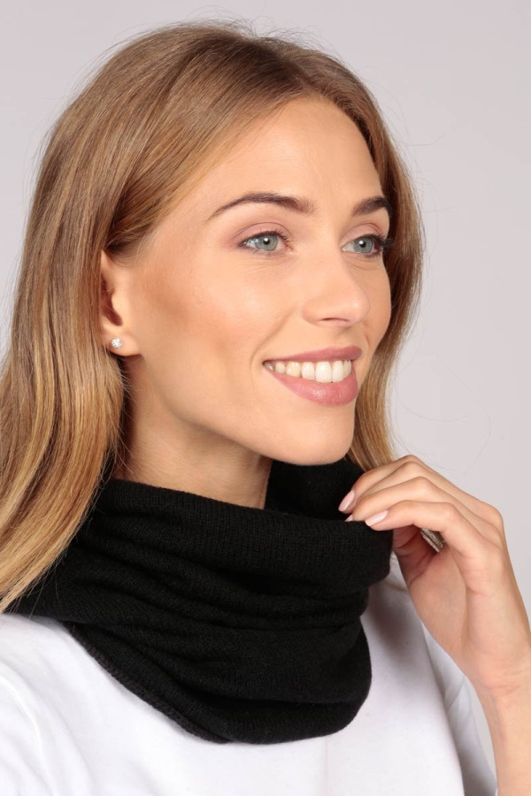 Cashmere snood in black