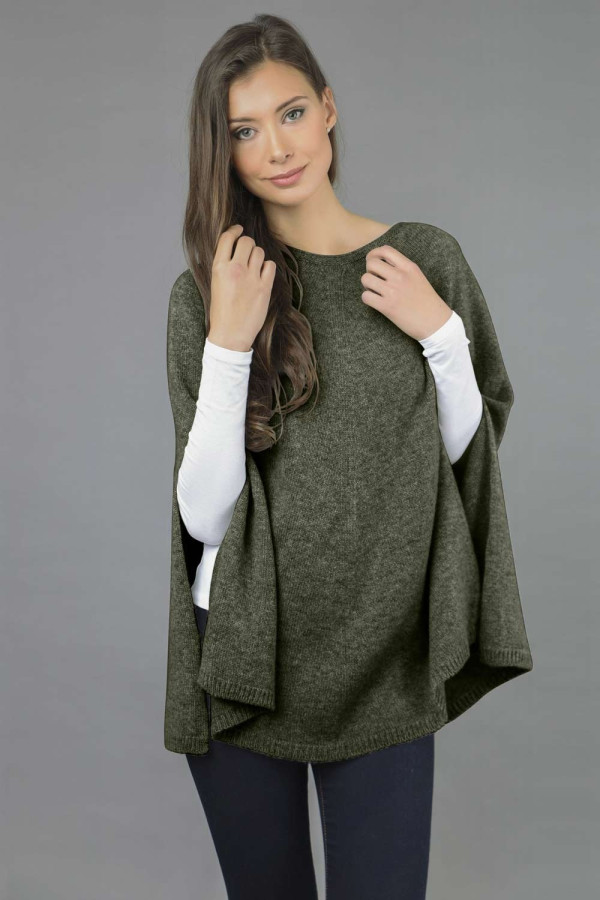 Capa Poncho liso de Cachemira pura de punto en verde militar