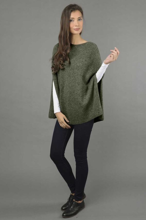 Capa Poncho liso de Cachemira pura de punto en verde militar