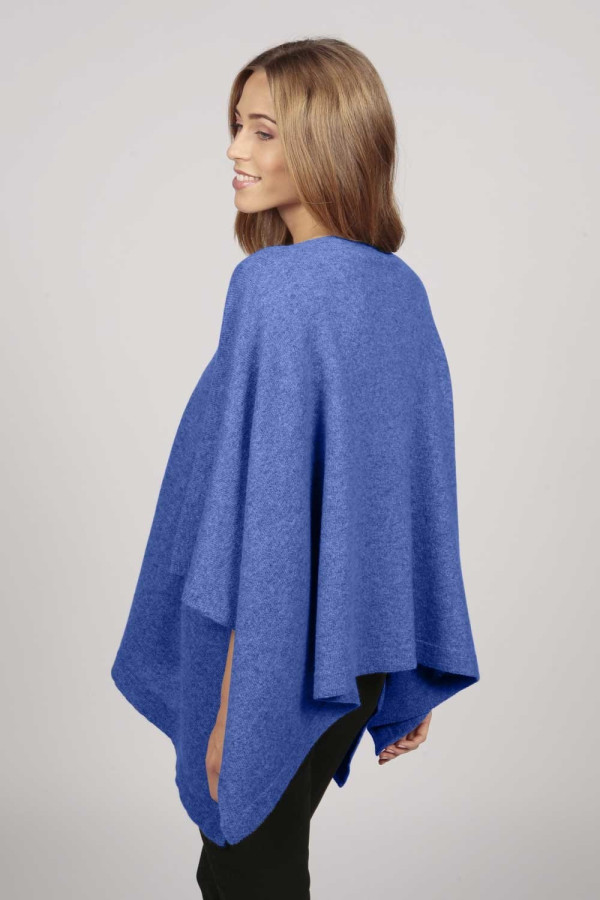 Poncho col bateau en cachemire bleu pervenche