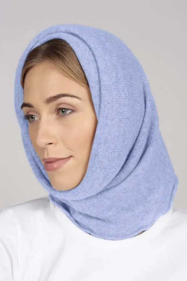 Cashmere snood in light blue