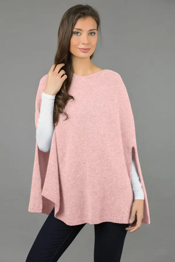Mantella poncho in puro cashmere colore rosa baby