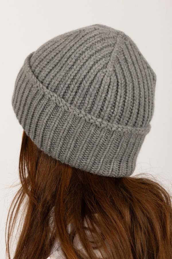 Bonnet en cachemire épais de gris clair