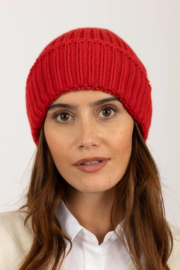 Chunky Cashmere Hat in Red