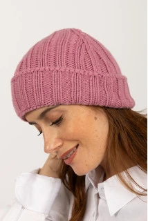 Chunky Ribbed Cashmere Beanie Hat in rose pink