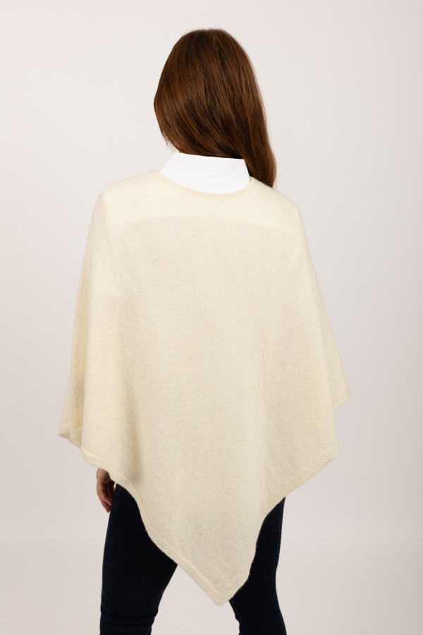 Poncho de Cachemira con Cuello en V en blanco crema