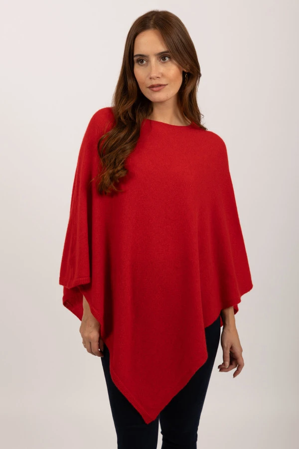 Poncho in Cashmere a Forma di V con Scollo a Barca Rosso