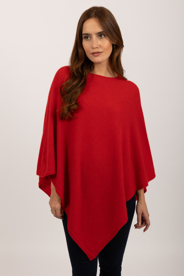 Poncho in Cashmere a Forma di V con Scollo a Barca Rosso