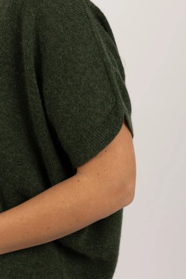 Jersey de manga corta de Cachemira pura en verde militar